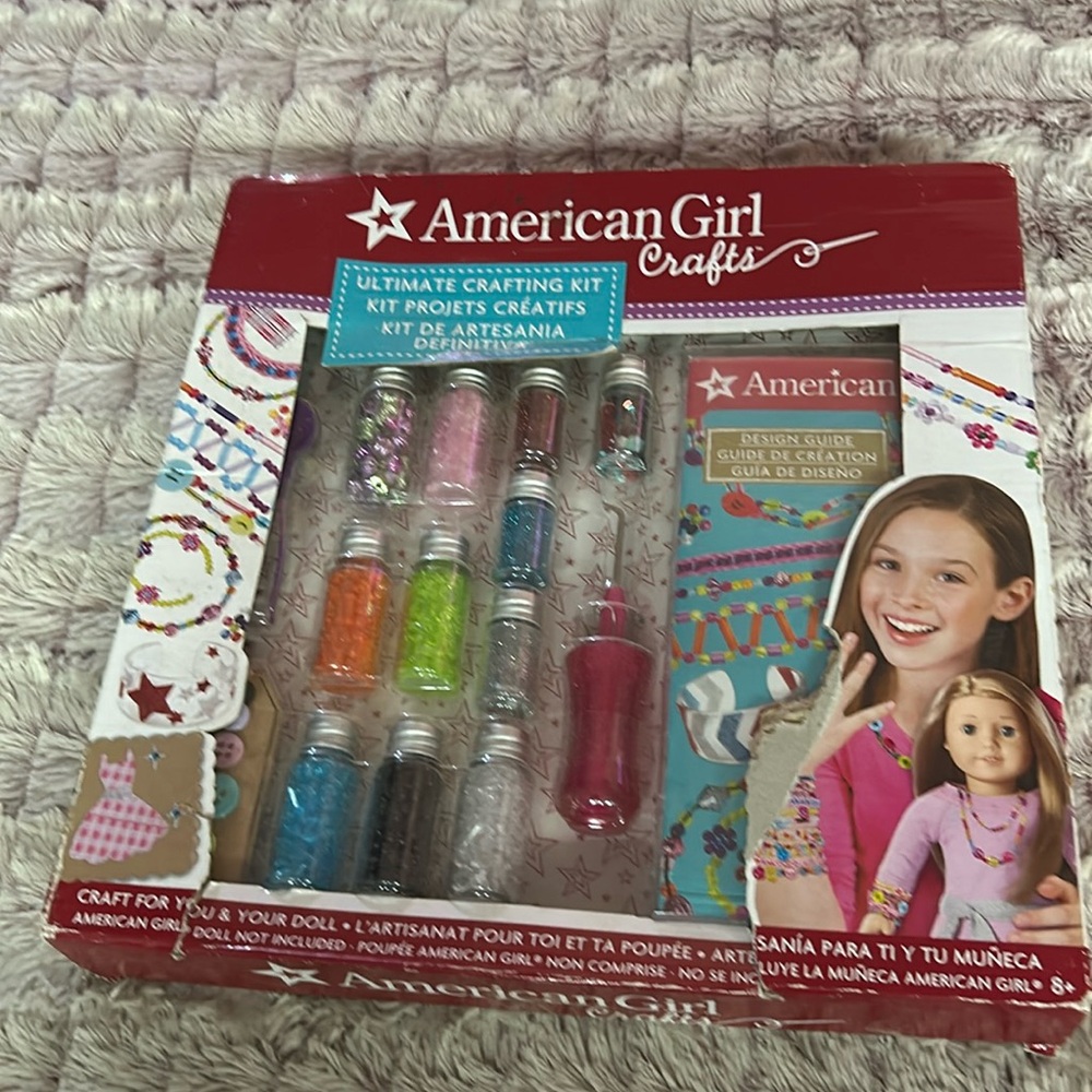 American Girl Crafts ultimate crafting kit - Picture 1 of 2